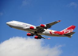 Virgin Airlines открывает рейс сообщением Земля-Космос