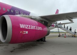 Wizz Air ввел абонемент на перевозку ручной клади и выбор места