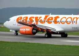 Самолет Easy Jet был вынужден совершить внеплановую посадку
