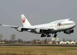 Командир экипажа Japan Airlines лишился права управлять самолетом из-за селфи
