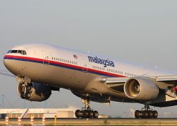 Поиски Boeing 777 продолжат до апреля 2016 года