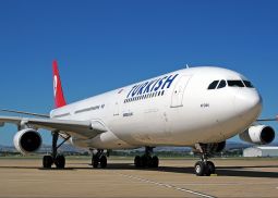 В самолете авиакомпании Turkish Airlines найдено сообщение о бомбе