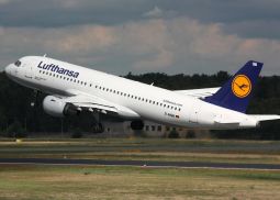 Lufthansa собирается уменьшить количество полетов в Россию