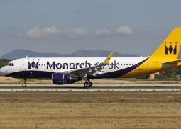 Monarch возобновляет полеты в Израиль