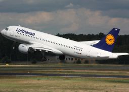 Lufthansa требует у профсоюза компенсацию за забастовки
