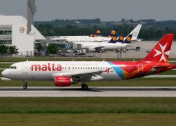 Лайнер компании «Air Malta» вернулся за пассажирами, которые опоздали на рейс