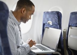 Самолеты Boeing будут выпускать со встроенным Wi-Fi