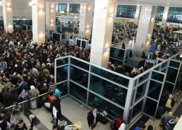 Новая система проверки паспортов вызвала столпотворение в каирском аэропорту
