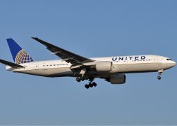 Компания United Airlines планирует связать Вашингтон и Барселону