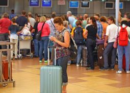 После отмены полетов пассажиропоток в аэровокзале Шарм-эль-Шейх сократился на 75%