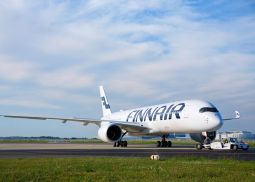 Компания Finnair празднует 60-летие полетов в Россию