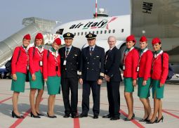 Alitalia представила новую рекламную кампанию и обновленную форму для персонала
