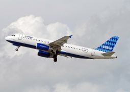 Компания JetBlue поддержала плачущих малышей