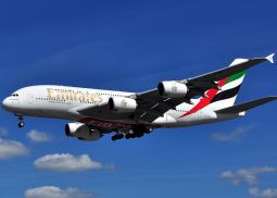 Крупнейший пассажирский самолет Emirates вновь будет летать в Москву
