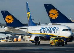 Еврокомиссия инициирует проверку авиаперевозчика Ryanair