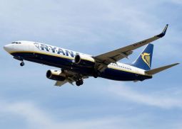 Бортпроводники Ryanair объявили о предстоящей забастовке