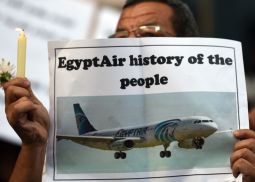Египетские власти не считают пожар причиной крушения лайнера EgyptAir