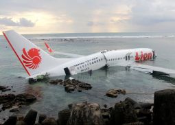 Черный ящик потерпевшего крушение лайнера Lion Air оказался поврежден