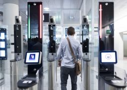 «Аэрофлот» предложил внедрить биометрический досмотр в аэропортах