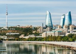 Азербайджан упрощает правила въезда в страну для граждан РФ