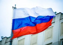 С 1 сентября РФ увеличивает срок действия виз для близких родственников россиян