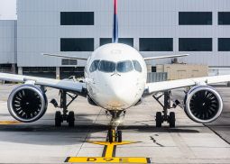Airbus выпустит новую версию самолета A220
