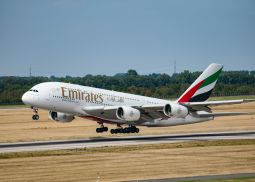 Самолет Emirates