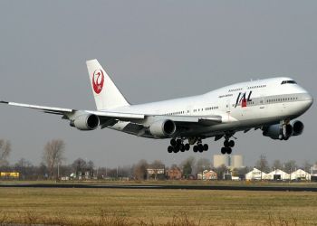 Командир экипажа Japan Airlines лишился права управлять самолетом из-за селфи
