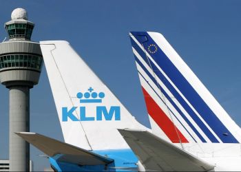 Авиакомпании Air France и KLM сокращают рейсы из-за финансовых проблем
