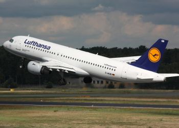Lufthansa собирается уменьшить количество полетов в Россию