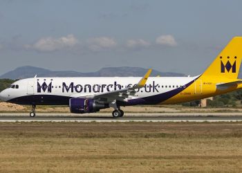 Monarch возобновляет полеты в Израиль