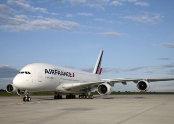 Лайнер Air France приземлился в Кении ввиду обнаружения подозрительного устройства на борту