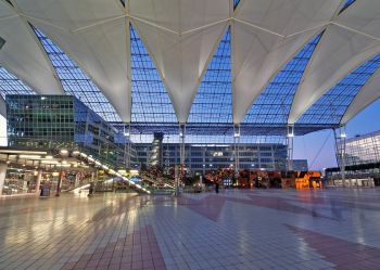 В мюнхенском аэропорту появился зал с открытой террасой